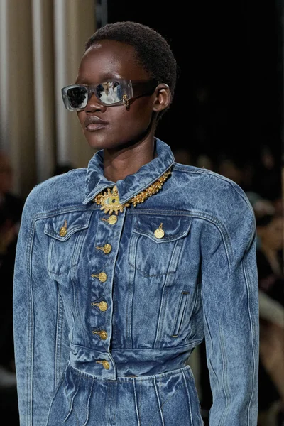 Look 14